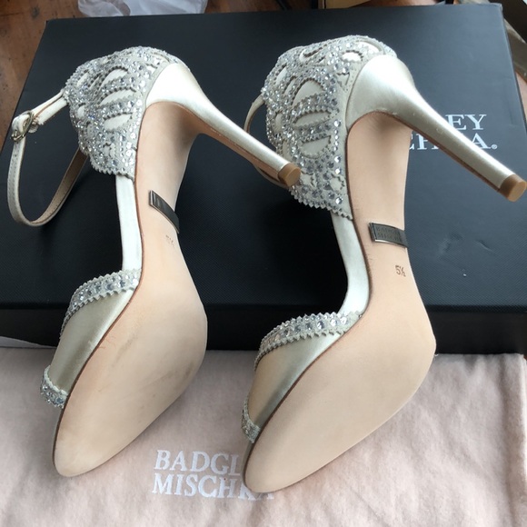 Badgley Mischka Roxy Ankle Strap Evening Shoe IVORY - Picture 12 of 17